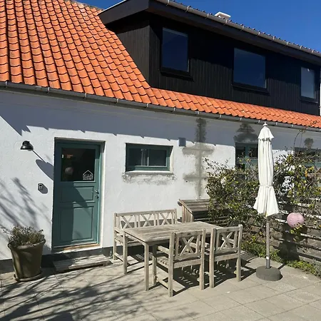 Cosy With Sea View In Sandvig Apartamento *